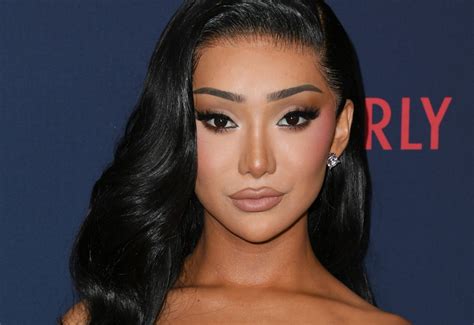 Transgender beauty influencer Nikita Dragun。